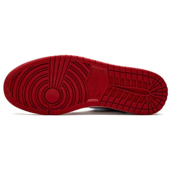 Air Jordan 1 Retro High OG 'Fearless' - Image 5