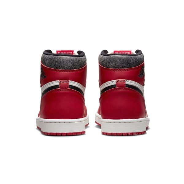 Air Jordan 1 Retro High OG 'Chicago Lost & Found' - Image 3